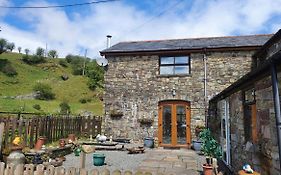 Cwm Farm Cwtch